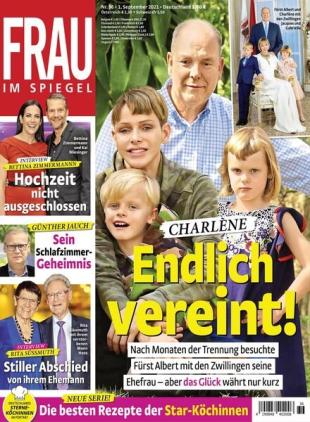 Frau im Spiegel - 01 September 2021