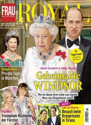 Frau im Spiegel Royal - 08 Juni 2022