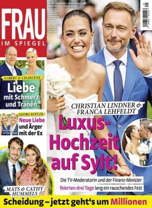 Frau im Spiegel - 13 Juli 2022
