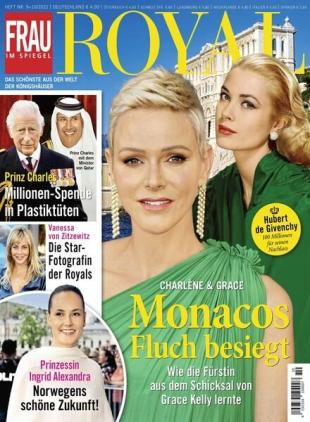 Frau im Spiegel Royal - 03 August 2022