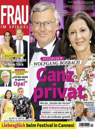 Frau im Spiegel - 24 Mai 2023