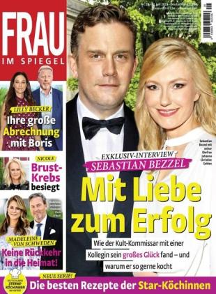 Frau im Spiegel - 12 Juli 2023